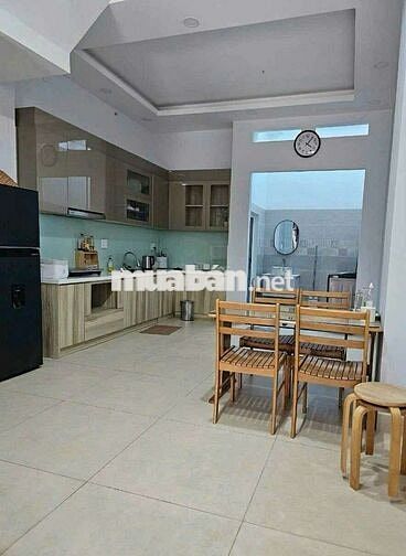 Cho thuê nhà mặt tiền đường thông dt 4x25m