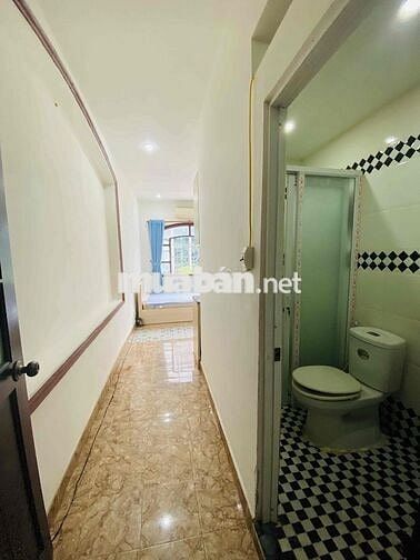 nhà trọ full nt đường nguyễn gia trí đi bộ đc tới các trường
