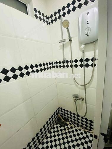 nhà trọ full nt đường nguyễn gia trí đi bộ đc tới các trường