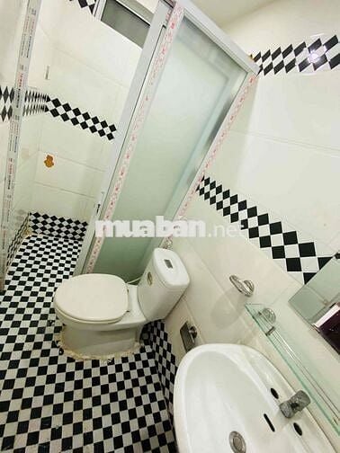 nhà trọ full nt đường nguyễn gia trí đi bộ đc tới các trường