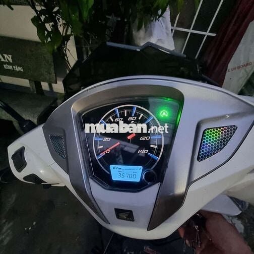 Nhà dư xe bán xe chính chủ bán 1 trong 2 xe