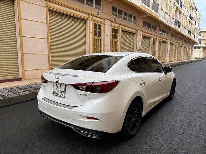 Mazda 3 2016 1.5 AT Sedan - 92000 km