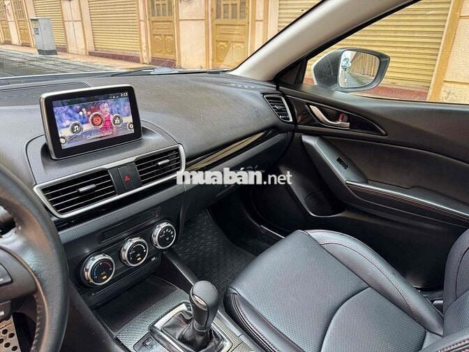 Mazda 3 2016 1.5 AT Sedan - 92000 km