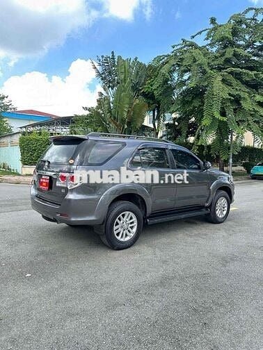 Toyota Fortuner 2015 2.7V 4x2 AT -