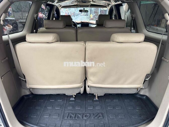 Toyota Innova 2006 G - 100000 km