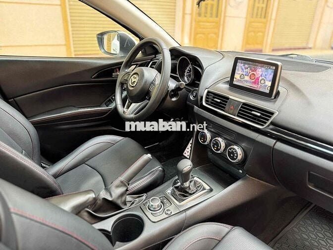 Mazda 3 2016 1.5 AT Sedan - 92000 km