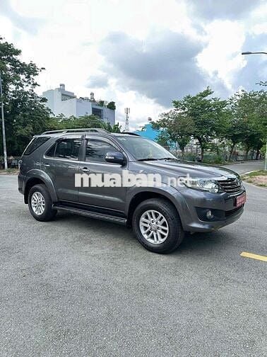Toyota Fortuner 2015 2.7V 4x2 AT -