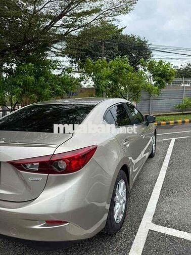 Mazda 3 2015 1.5 AT Sedan - 80000 km