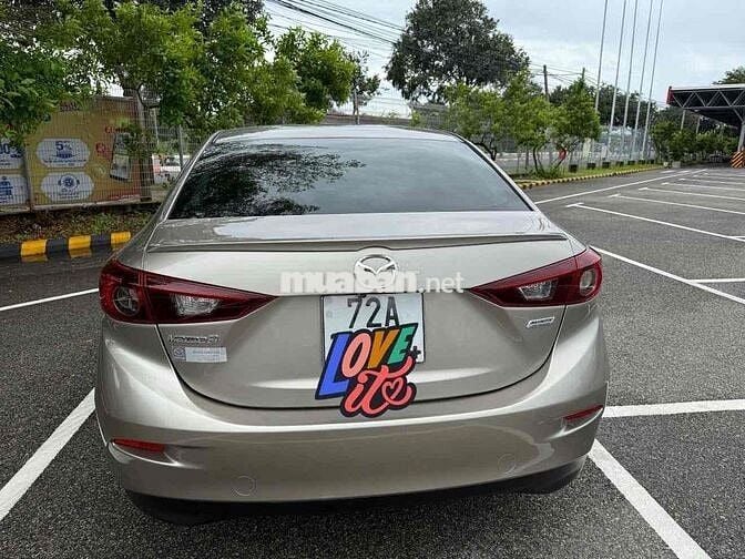 Mazda 3 2015 1.5 AT Sedan - 80000 km