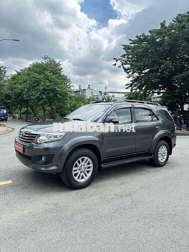 Toyota Fortuner 2015 2.7V 4x2 AT -