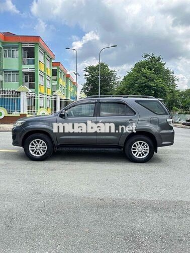 Toyota Fortuner 2015 2.7V 4x2 AT -