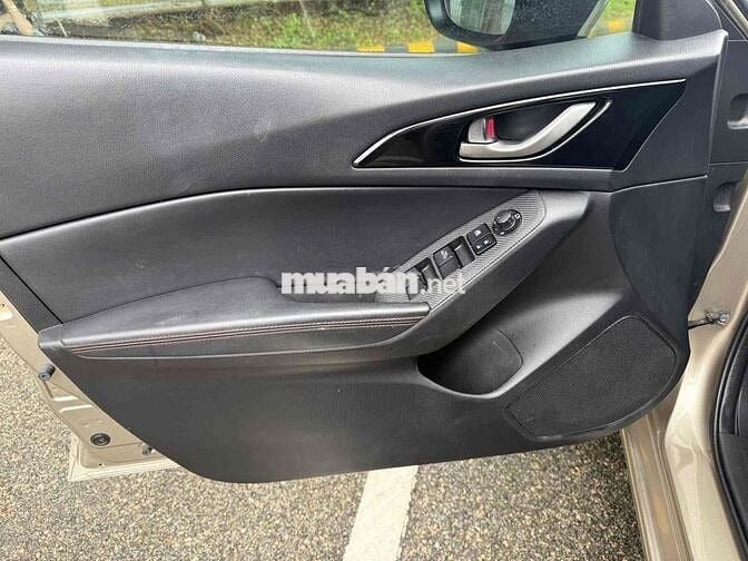 Mazda 3 2015 1.5 AT Sedan - 80000 km