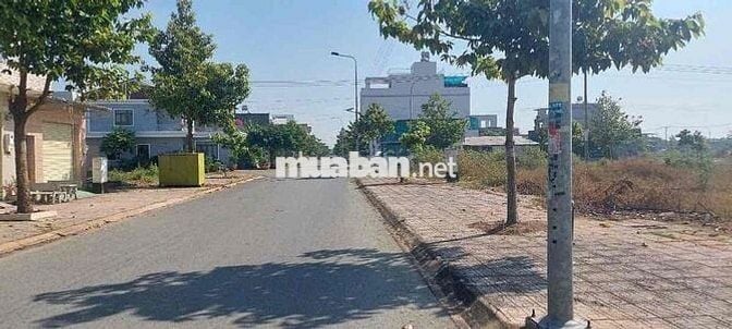 Tôi chính chủ cần bán gấp lô 105m2, giá 2tỷ, tại KDC An Thuận, sổ sẵn