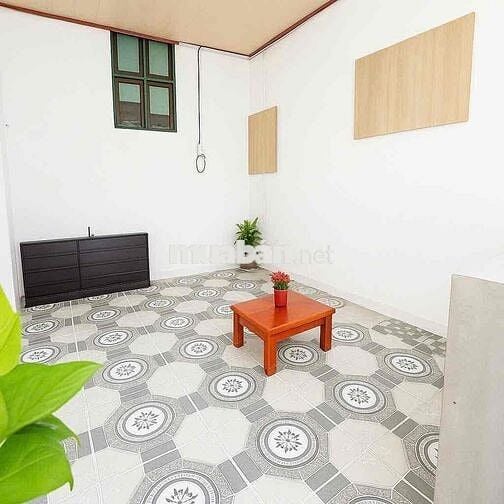 Nhà 1 trệt 1 lầu Ban công thoáng mát,