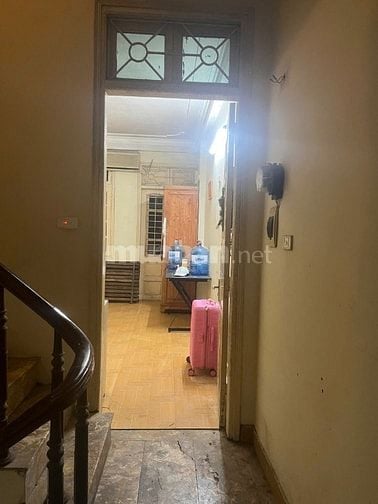 Cho thuê nhà nguyên căn 5 tầng tại Linh Quang, Văn Chương,Đống Đa