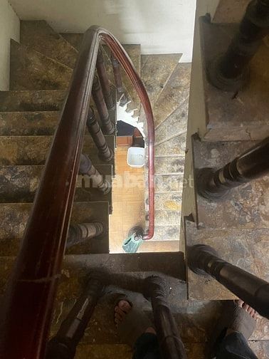 Cho thuê nhà nguyên căn 5 tầng tại Linh Quang, Văn Chương,Đống Đa