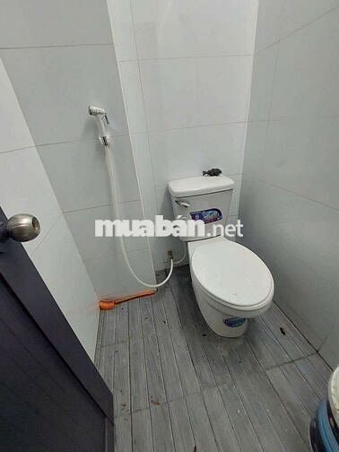Cho thuê nhà Mặt Tiền đường Bình Đông P15,Q8 DT.3×12 } 1Lầu 2Phòng 2wc