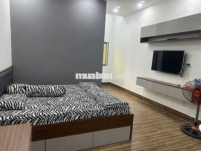 Cho thuê nguyên căn 4pn 5wc, có ít nội thất, Phan Huy Ích p12 Gò vấp