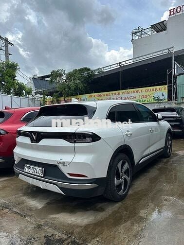 VinFast VF8 2024 Eco - 1000 km