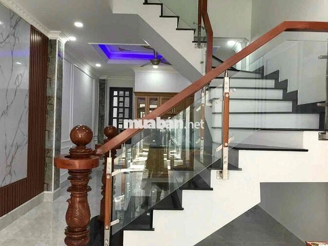 NHÀ PHỐ LIỀN KỀ TÂN CỔ ĐIỂN DĨ AN CHÍNH CHỦ