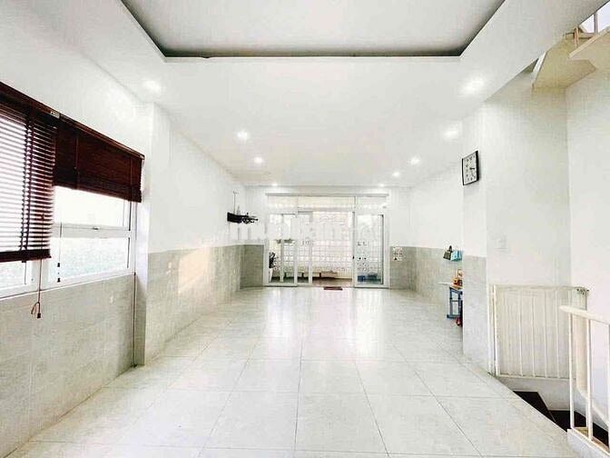 Nhà tx25 sẵn nội thất gara xe hơi 4pn5wwc  13 triệu có bớt
