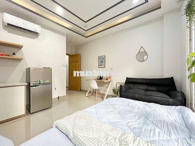 Cho thuê căn hộ cao cấp full nt có ban công ngay ngã tư Phú Nhuận