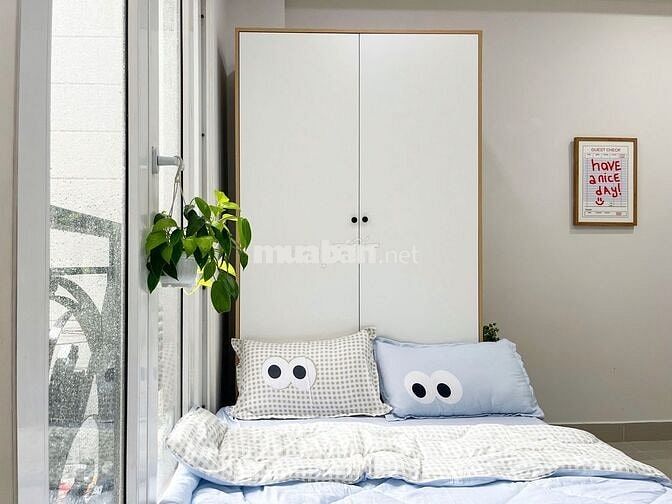 Cho thuê căn hộ cao cấp full nt có ban công ngay ngã tư Phú Nhuận