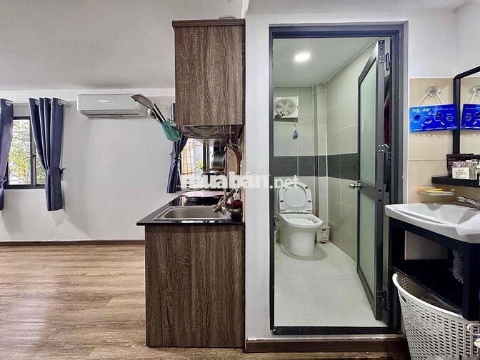 Nhà DUPLEX 2PN - 2WC mới ngay ngã tư Trần Quang Diệu - Lê Văn Sỹ, Q3