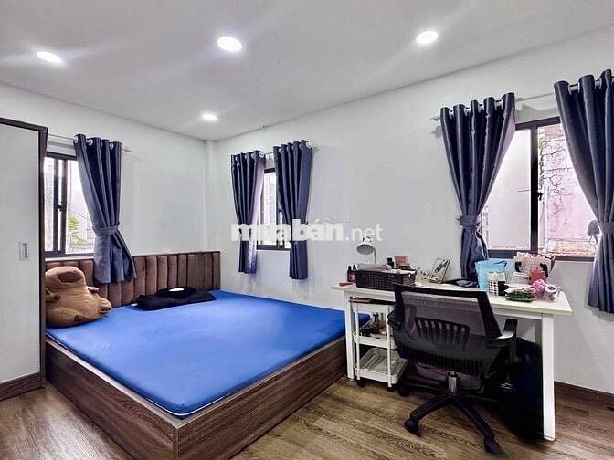 Nhà DUPLEX 2PN - 2WC mới ngay ngã tư Trần Quang Diệu - Lê Văn Sỹ, Q3
