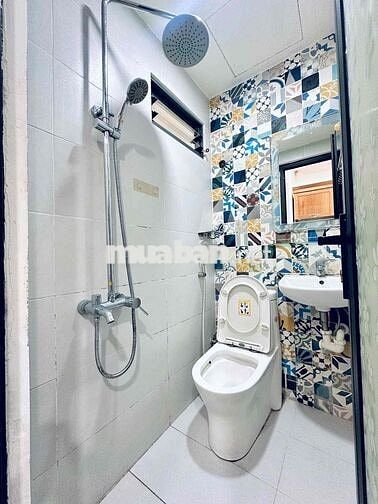 STUDIO CỬA SỔ LỚN THANG MÁY NGAY ĐỐI DIỆN TOÀ NHÀ VIETTEL, VX DÂN CHỦ