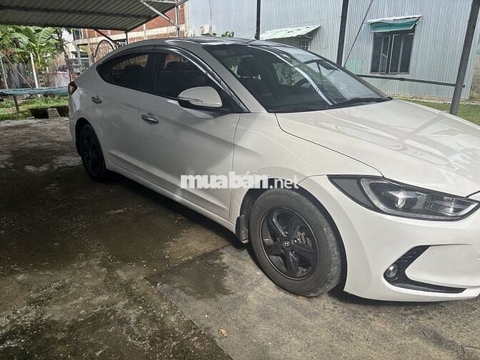 Hyundai Elantra 2017 1.6 MT - 97000 km
