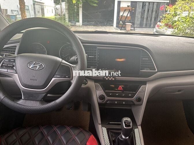 Hyundai Elantra 2017 1.6 MT - 97000 km