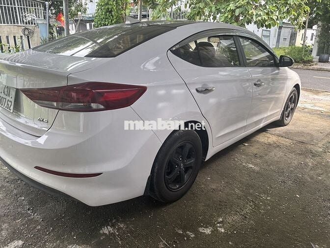 Hyundai Elantra 2017 1.6 MT - 97000 km