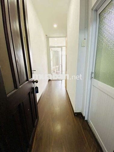 CHO THUÊ CĂN 1 PN TÁCH BẾP, FULL NỘI THẤT, BAN CÔNG, GẦN VÒNG XOAY ĐBP