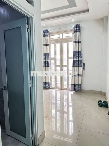 Cho Thuê Nhà 3 Lầu Mới Giá Rẻ Hẻm Nhựa 7 M Đường Nguyễn Ảnh Thủ Q12