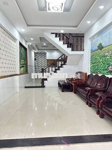 Cho Thuê Nhà 3 Lầu Mới Giá Rẻ Hẻm Nhựa 7 M Đường Nguyễn Ảnh Thủ Q12