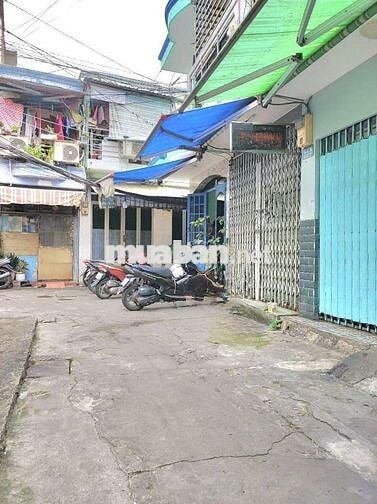 NHÀ ĐẸP – HẺM XE HƠI – DT: 27m² (3x9) – 3 tầng BTCT - 3PN – 2WC