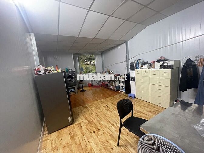Cho thuê nhà ở + 80m2 + 2 phòng ngủ đường Cách mạng tháng 8 quận 3.