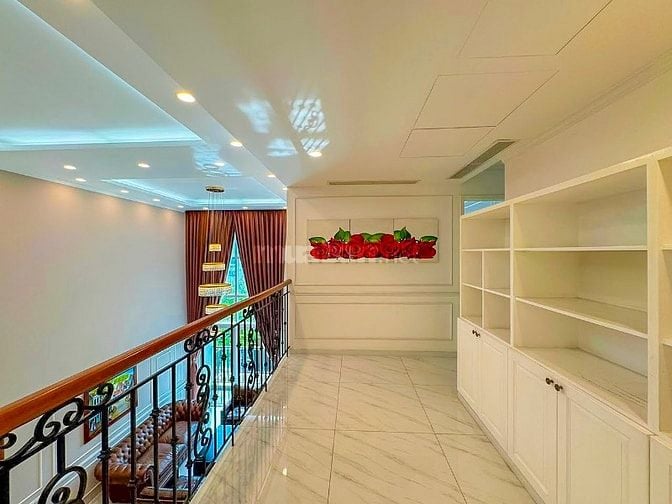 Bán hoặc cho thuê Duplex Vista Verde gồm 3 phòng ngủ 197m2