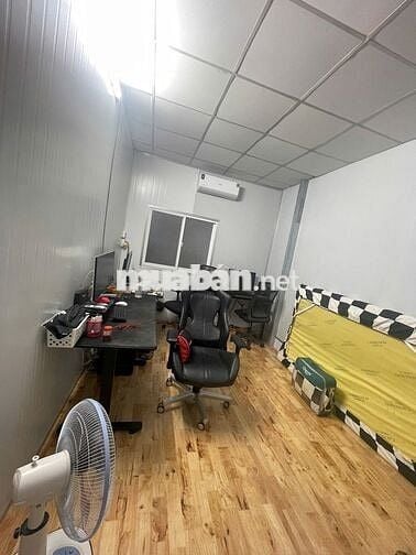 Cho thuê nhà ở + 80m2 + 2 phòng ngủ đường Cách mạng tháng 8 quận 3.