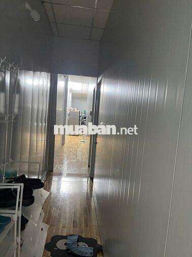 Cho thuê nhà ở + 80m2 + 2 phòng ngủ đường Cách mạng tháng 8 quận 3.
