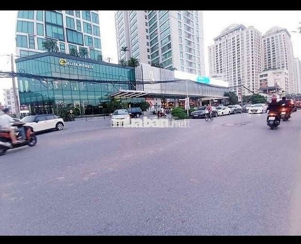 Tôi cần bán nhà mặt phố Xuân Diệu Tây Hồ 4tầng full nội thất.