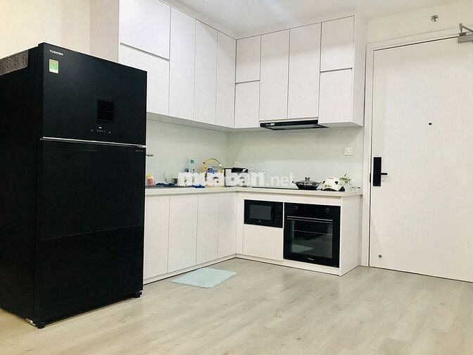 Emerald cho thuê gấp căn 2PN + 1WC, NTCB, giá 13tr, view hồ sinh thái