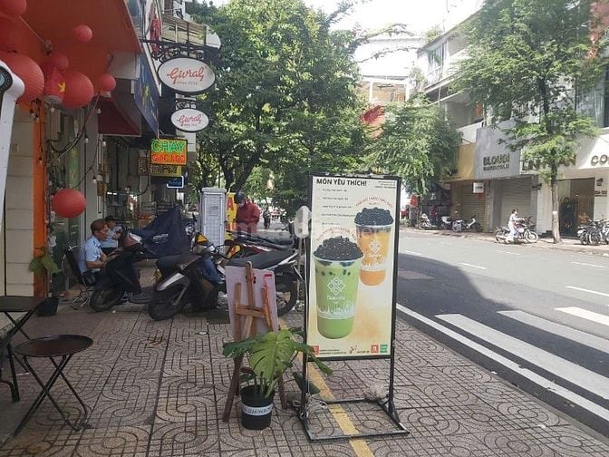 Bán nhà mặt tiền đường Nguyễn Trãi