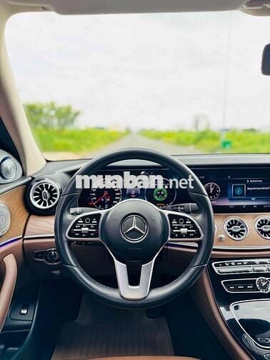 Mercedes Benz E Class 2017 E200 - 80.000km