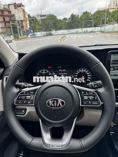 Kia Seltos 2021 Premium 1.4 AT - 79000 km