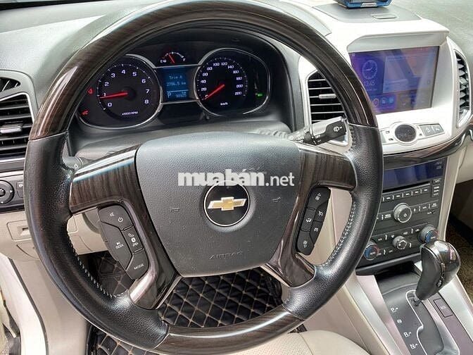 Gia đình đổi xe 4 chổ bán Chevrolet Captiva 7 chổ