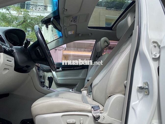 Gia đình đổi xe 4 chổ bán Chevrolet Captiva 7 chổ