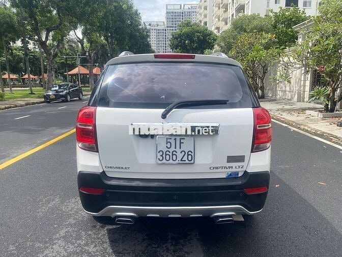 Gia đình đổi xe 4 chổ bán Chevrolet Captiva 7 chổ