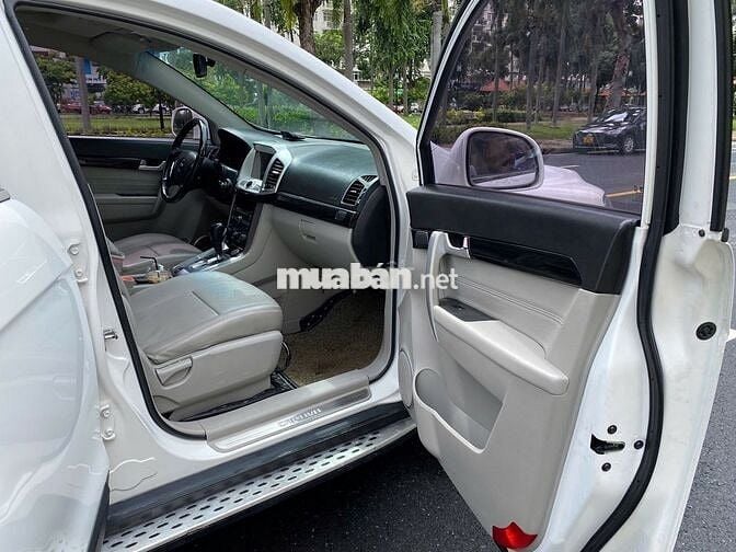 Gia đình đổi xe 4 chổ bán Chevrolet Captiva 7 chổ